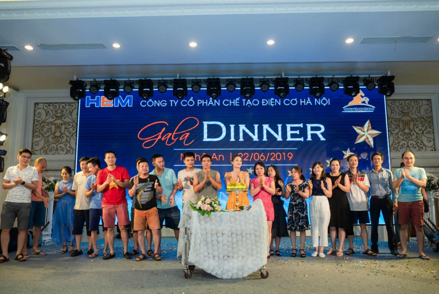 Tổ Chức Gala Dinner 